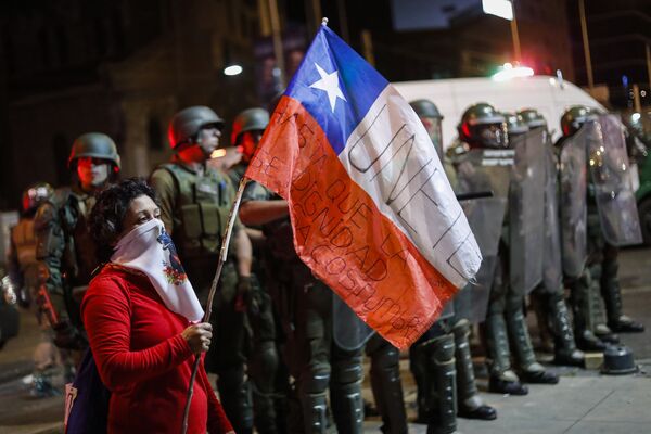 Festival de Viña 2020: el nuevo campo de batalla del estallido social en Chile | Fotos - Sputnik Mundo