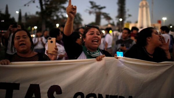 Manifestación en contra del presidente Nayib Bukele - Sputnik Mundo