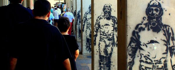 Grafitis de Néstor Kirchner como El Eternauta - Sputnik Mundo