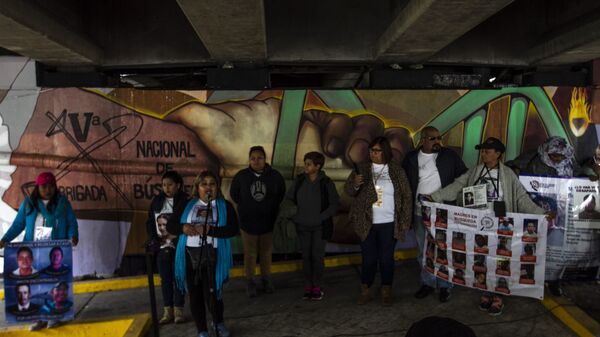 Mural elaborado por la quinta brigada de búsqueda de personas desaparecidas en el bulevar Adolfo Ruiz Cortines, Poza Rica, Veracruz - Sputnik Mundo