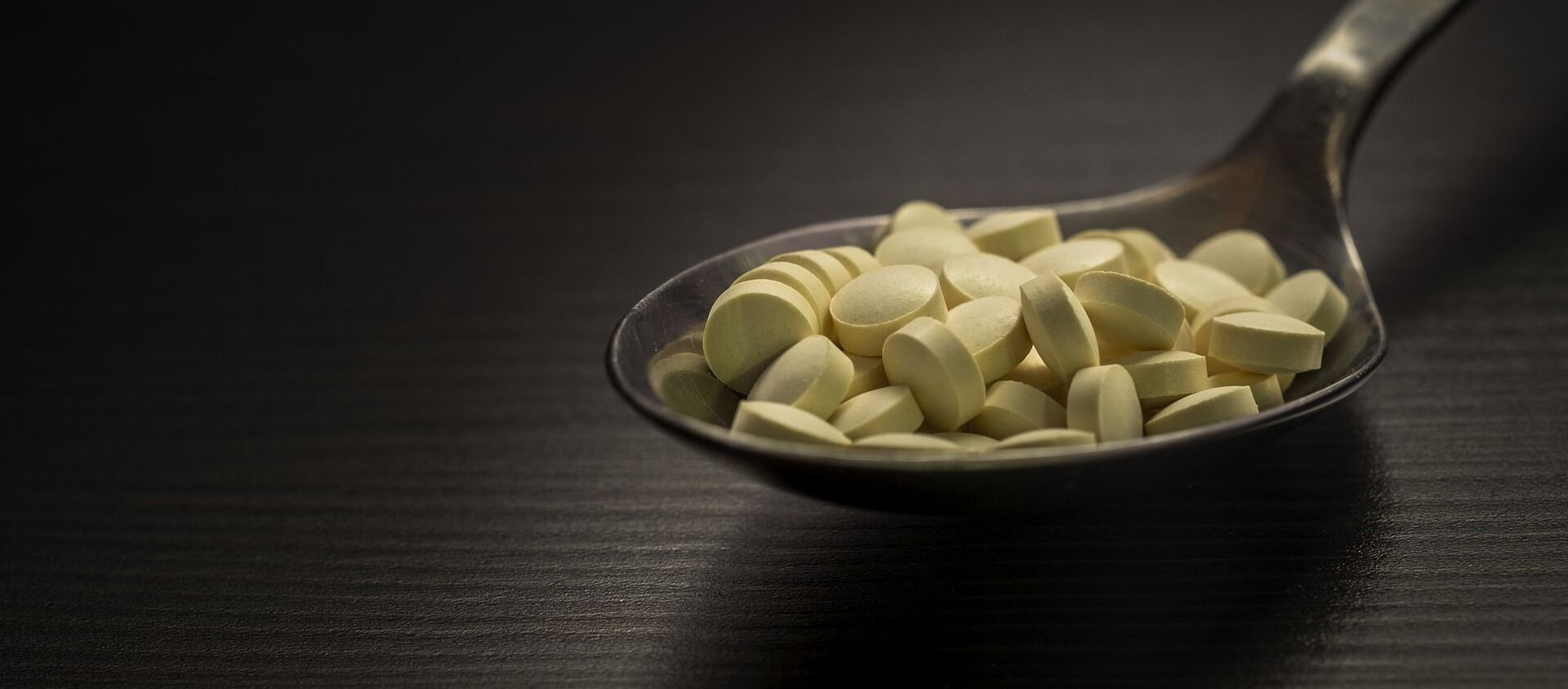 Unas pastillas en una cuchara Unas pastillas en una cuchara - Sputnik Mundo, 1920, 25.02.2020
