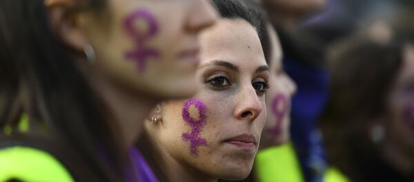 Mujeres en la manifestación del 8 de marzo en Madrid  - Sputnik Mundo
