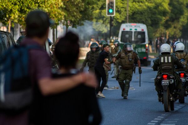 Mon Laferte y las consignas del estallido toman el Festival de Viña del Mar | Fotos Mon Laferte y las consignas del estallido toman el Festival de Viña del Mar | Fotos - Sputnik Mundo
