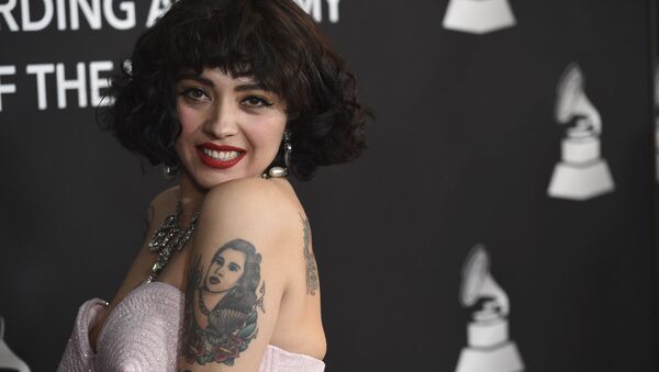 La cantante chilena Mon Laferte - Sputnik Mundo