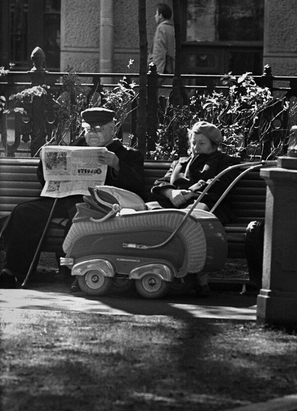 Sábados comunistas y casitas de pájaros: así celebraban la llegada de la primavera en la URSS

 - Sputnik Mundo