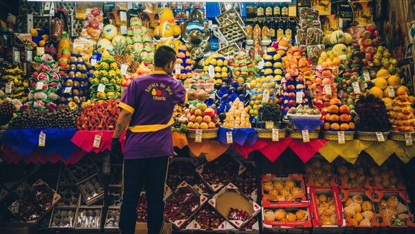 Una tienda de frutas - Sputnik Mundo