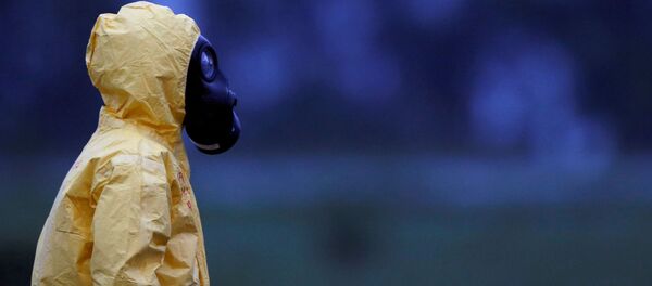 Un soldado brasileño toma medidas de precaución ante el coronavirus - Sputnik Mundo