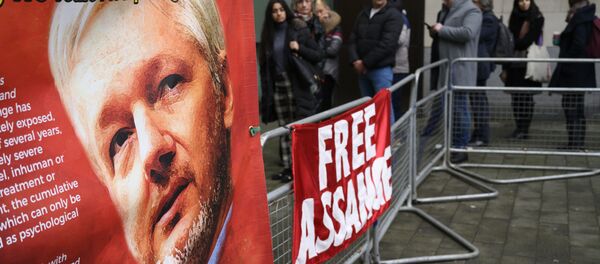 La protesta contra la extradición de Assange en Londres - Sputnik Mundo