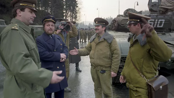 La retirada de las tropas soviéticas de Checoslovaquia en 1990 - Sputnik Mundo