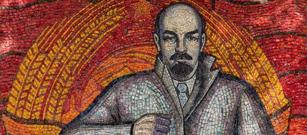 Un mosaico de Vladímir Lenin, líder de la revolución bolchevique - Sputnik Mundo