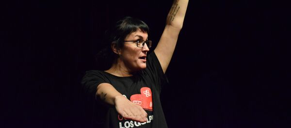 Pamela Palenciano, autor de la obra 'No solo duelen los golpes' - Sputnik Mundo