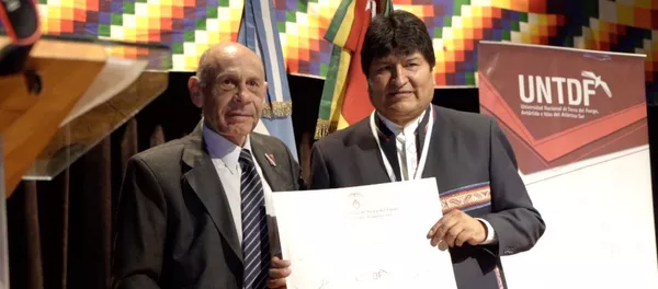 Evo Morales recibe el título de doctor honoris causa de la Universidad Nacional de Tierra del Fuego Evo Morales recibe el título de doctor honoris causa de la Universidad Nacional de Tierra del Fuego - Sputnik Mundo