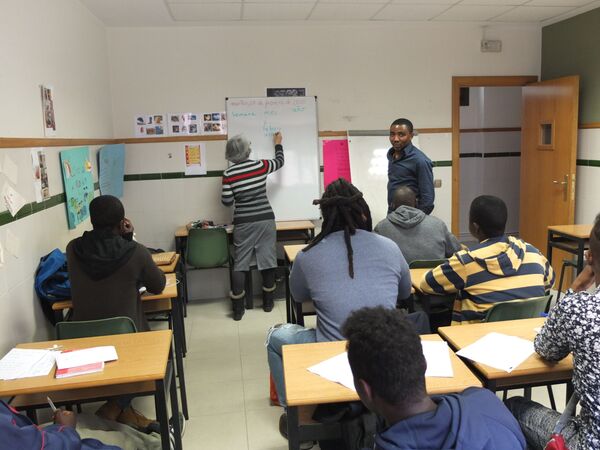 La realidad de la frontera en Melilla: Intenté cruzar más de 100 veces - Sputnik Mundo