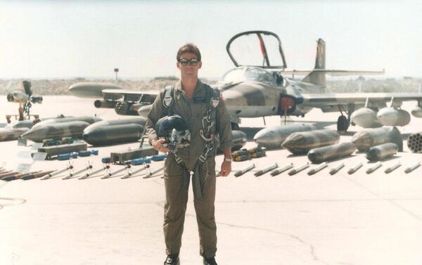 Javier Tryon Carbone, piloto de las Fuerzas Aéreas del Perú durante la guerra del Cenepa Javier Tryon Carbone, piloto de las Fuerzas Aéreas del Perú durante la guerra del Cenepa - Sputnik Mundo