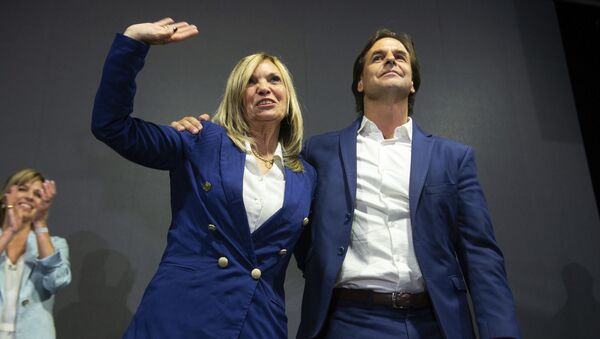 Dirigente política uruguaya Beatriz Argimón y el presidente electo de Uruguay, Luis Lacalle Pou - Sputnik Mundo