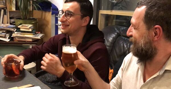 Milán le hace frente al coronavirus: Quien tiene miedo, muere primero | Vídeo Milán le hace frente al coronavirus: Quien tiene miedo, muere primero | Vídeo - Sputnik Mundo