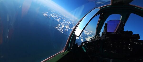 Así un MiG-31 ruso 'intercepta' a un intruso en la frontera rusa Así un MiG-31 ruso 'intercepta' a un intruso en la frontera rusa - Sputnik Mundo