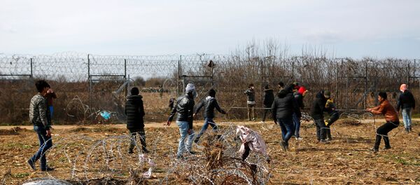 Los migrantes en la frontera turco-griega - Sputnik Mundo