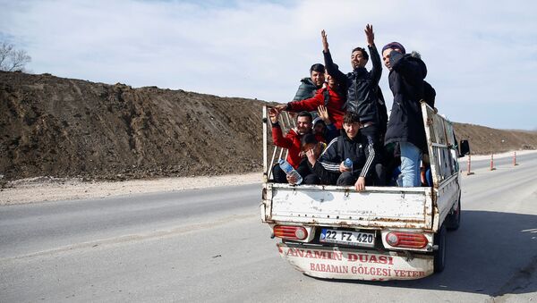 Migrantes en la frontera entre Turquía y Grecia - Sputnik Mundo
