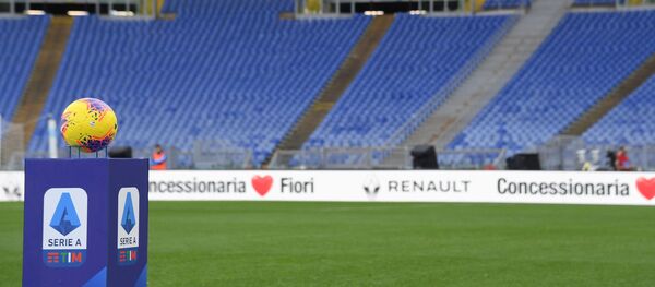 Un estadio vacío en Italia a causa del coronavirus - Sputnik Mundo