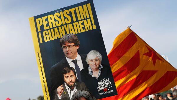 La multitud en el mitin de Puigdemont en Perpiñán, Francia - Sputnik Mundo