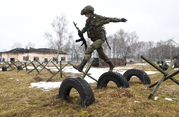 ‘Maquillaje bajo camuflaje’: estas son las militares más hermosas de Rusia
 - Sputnik Mundo