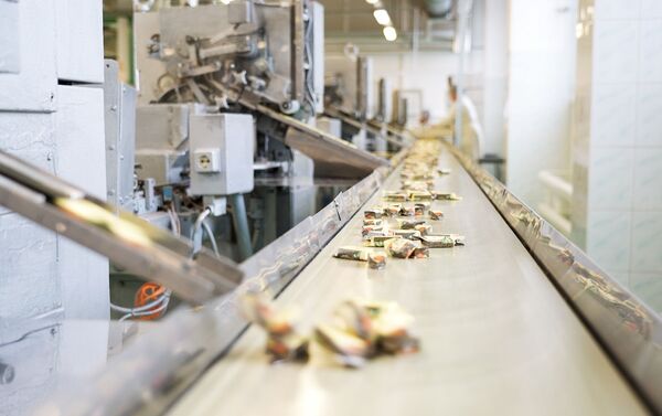 Fabricación del chocolate en la fábrica Krasni Oktiabr Fabricación del chocolate en la fábrica Krasni Oktiabr - Sputnik Mundo