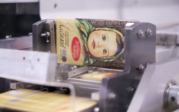 Fabricación del chocolate en la fábrica Krasni Oktiabr Fabricación del chocolate en la fábrica Krasni Oktiabr - Sputnik Mundo