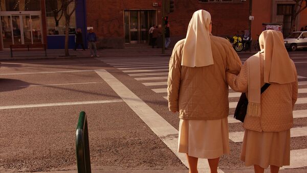 Monjas en el barrio de Embajadores (Madrid) - Sputnik Mundo