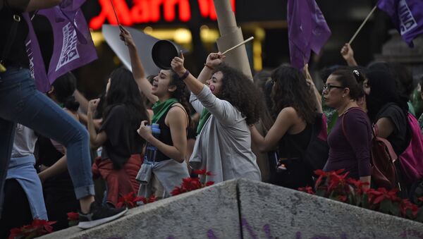 Mujeres protestando en Ciudad de México (archivo) Mujeres protestando en Ciudad de México (archivo) - Sputnik Mundo
