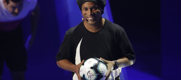 Ronaldinho, exfutbolista brasileño Ronaldinho, exfutbolista brasileño - Sputnik Mundo