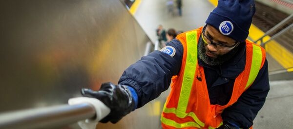 Desinfección del metro en EEUU debido al nuevo coronavirus - Sputnik Mundo