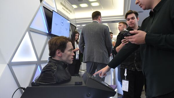 Un Robo-C de la compañía rusa Promobot - Sputnik Mundo