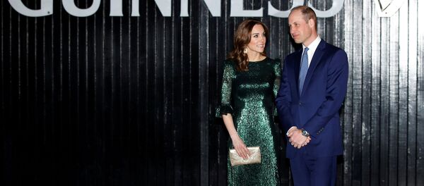 Kate Middlenton y su esposo, el príncipe William - Sputnik Mundo
