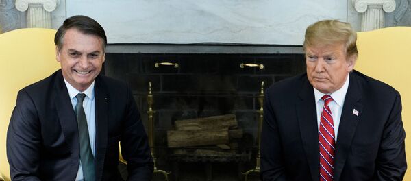 El presidente de Brasil, Jair Bolsonaro, junto al presidente de EEUU, Donald Trump - Sputnik Mundo