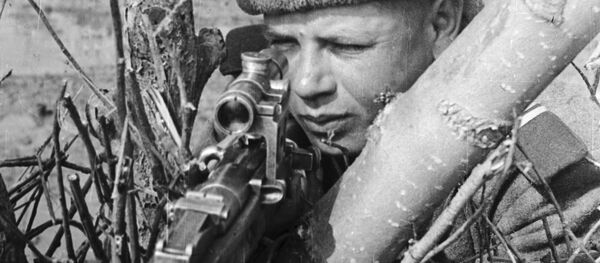 Francotirador soviético durante la operación en las cercanías del lago Balatón - Sputnik Mundo