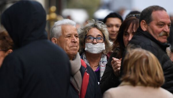 Mujer con mascarilla - Sputnik Mundo