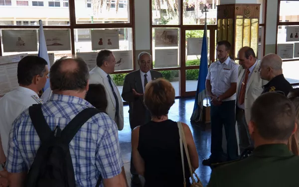 Exposición dedicada al 200 del descubrimiento de la Antártida en la Escuela Naval de Montevideo Exposición dedicada al 200 del descubrimiento de la Antártida en la Escuela Naval de Montevideo - Sputnik Mundo