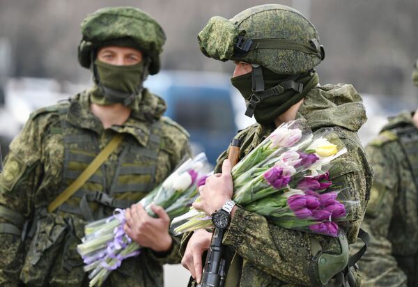 Regalar flores a una mujer en Rusia es toda una ciencia - Sputnik Mundo