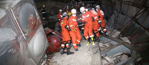 Tornados, natación invernal y coronavirus: las imágenes más impactantes de la semana - Sputnik Mundo