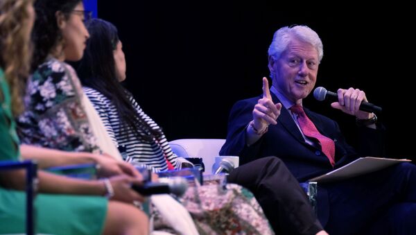 Bill Clinton, ex presidente de EEUU - Sputnik Mundo