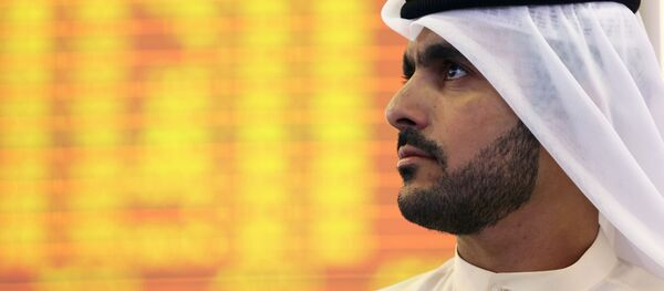 Inversor en la bolsa de Dubai Inversor en la bolsa de Dubai - Sputnik Mundo