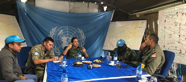 La militar uruguaya Valeria Rodríguez junto a otros efectivos en la misión de paz en la República Democrática del Congo La militar uruguaya Valeria Rodríguez junto a otros efectivos en la misión de paz en la República Democrática del Congo - Sputnik Mundo