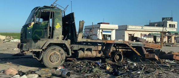 Un camión destrozado en Siria (imagen referencial) - Sputnik Mundo