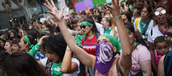 Movilización de mujeres en Argentina - Sputnik Mundo