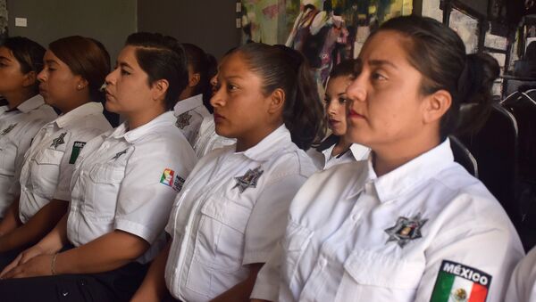 Mujeres policías mexicanas Mujeres policías mexicanas - Sputnik Mundo