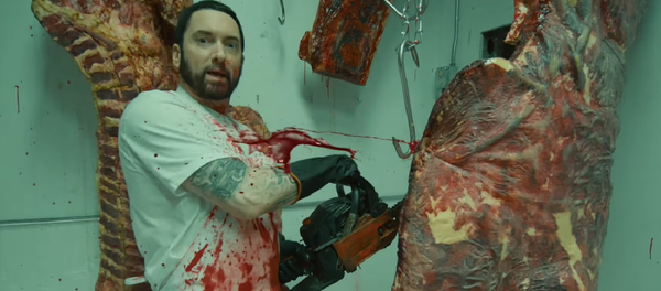 El vídeo musical 'Godzilla', captura de pantalla - Sputnik Mundo