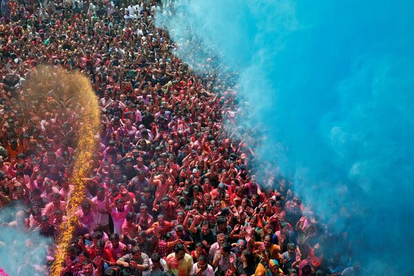 Los espectaculares colores de Holi, el festival hindú de primavera  - Sputnik Mundo