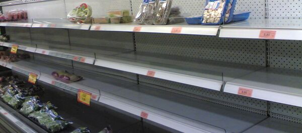 Estantes vacíos en el supermercado de Mercadona - Sputnik Mundo