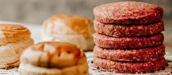 Carne para hamburguesas (imagen referencial) - Sputnik Mundo